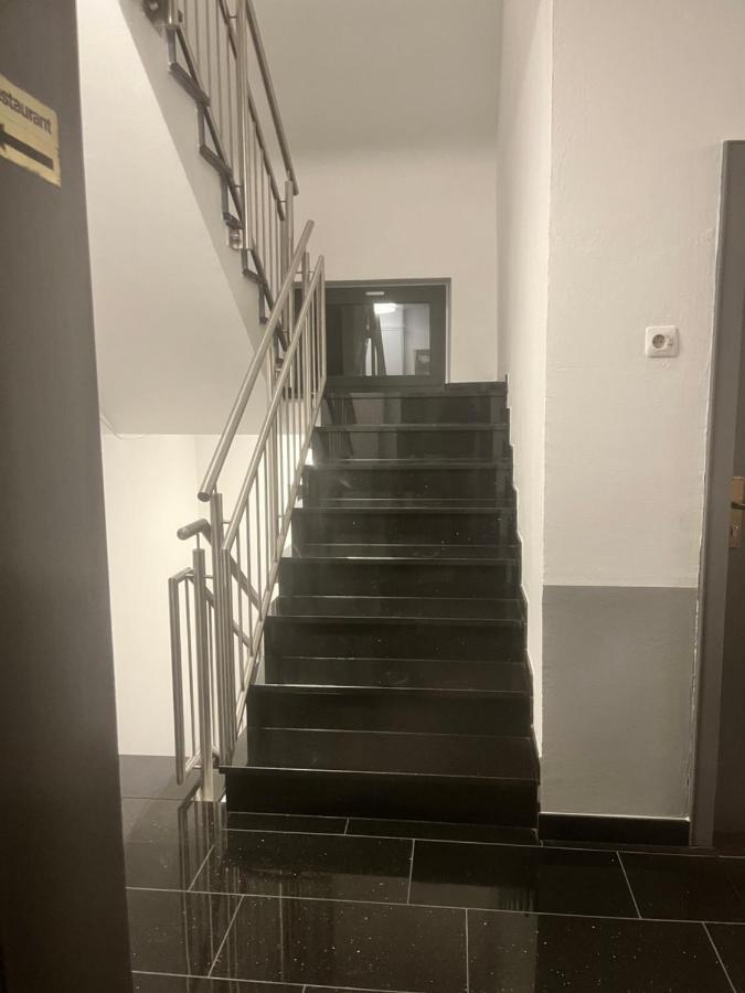 Akropolis Hotel Lübeck Buitenkant foto